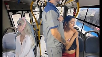 Pengangkutan Awam Bertukar Menjadi Taman Permainan Untuk Pervert.